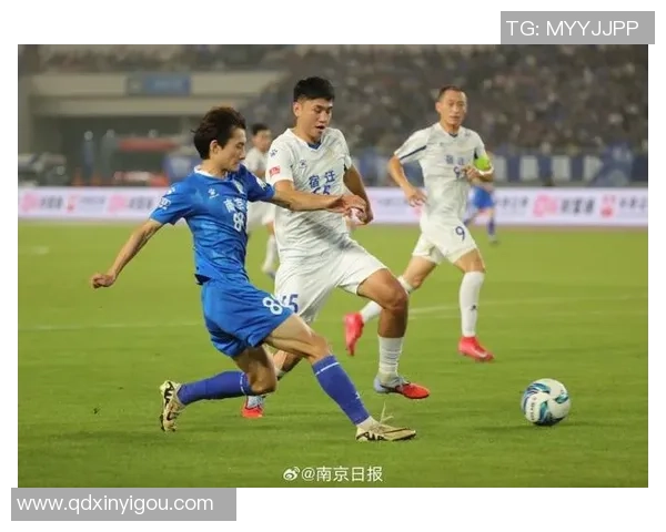 南京足球队在最新足球状态排行榜中荣登第五名展现出强劲实力与潜力